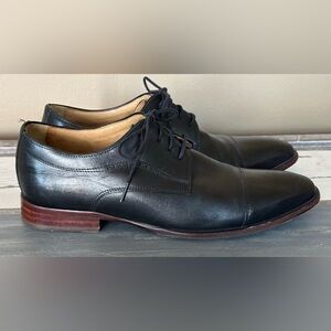 Johnston & Murphy Men's McClain Cap Toe Oxford dress shoe - Size 9.5